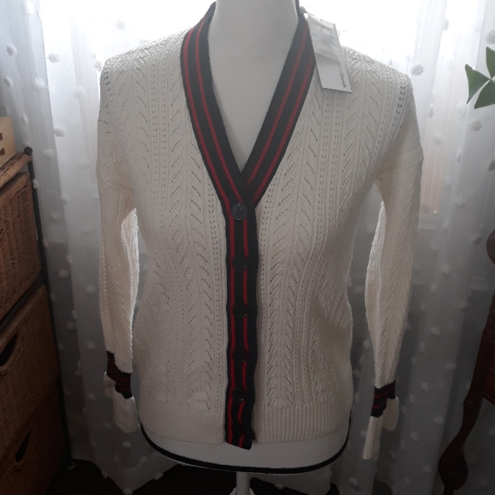 Sweater cute color very light cream